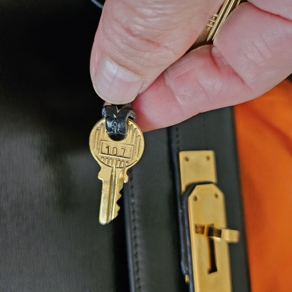 (Sold)Authentic Vintage Hermes Kelly 28 in black Box calf leather Sellier - Picture 9 of 15